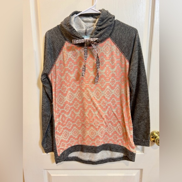 Maurices Tops - Maurice pullover hoodie gray back and sleeves w/ peach & ivory Aztec Size M